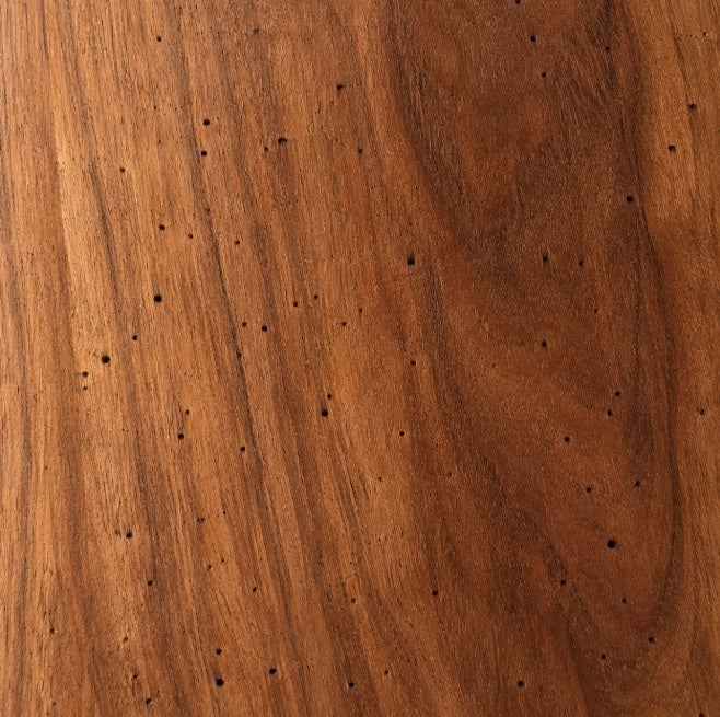 Pinholes in hardhout
