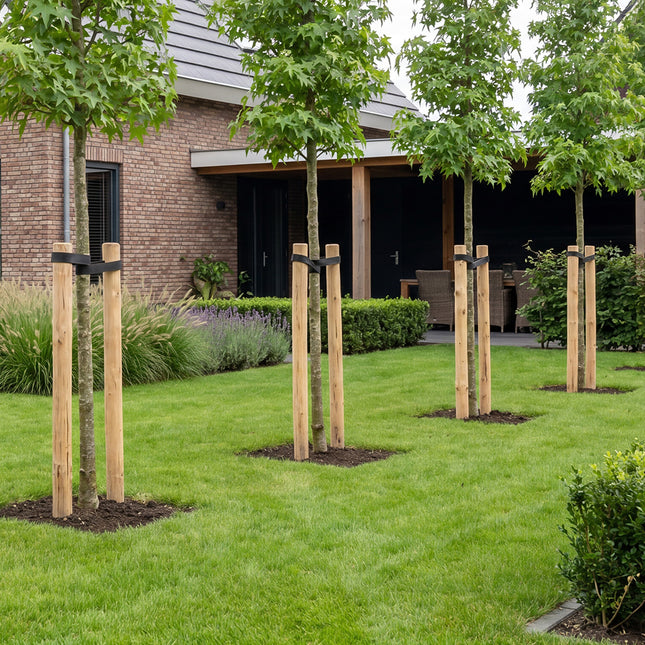 Vuren palen onbehandeld geschild